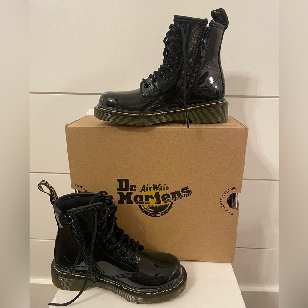DR MARTENS NEW NEVER WORN kids size 12